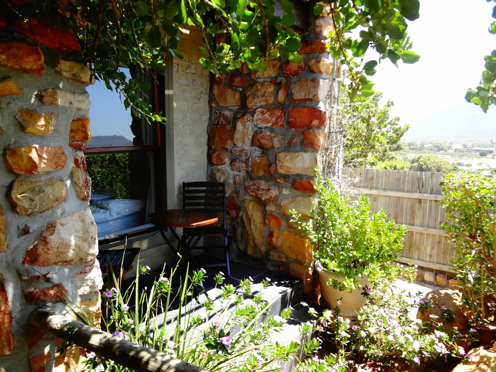 African Violet Guest Suites Noordhoek Exterior foto